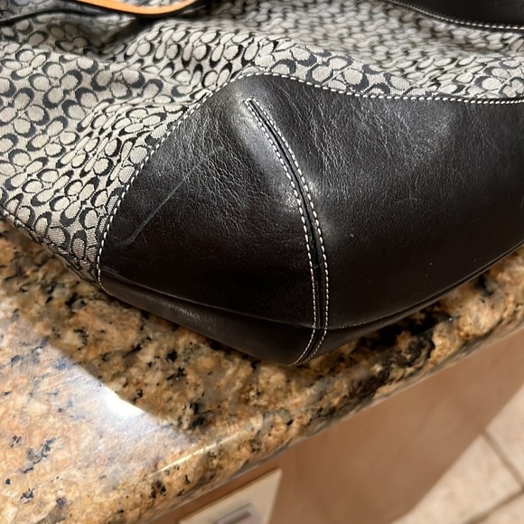 Coach bag & zippered pouch - Picture 15 of 16